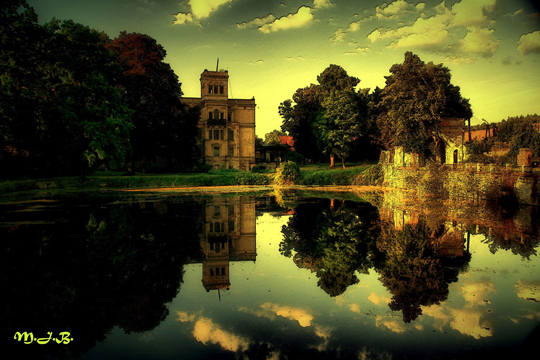 Remarkable and Stunning Examples of Reflection Photography Art by techblogstop 31
