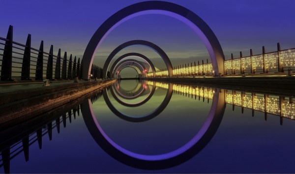 Remarkable and Stunning Examples of Reflection Photography Art by techblogstop 32