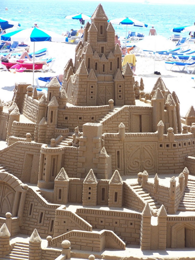 Amazing Beautiful and Creative Sand Sculptures Art by techblogstop 9