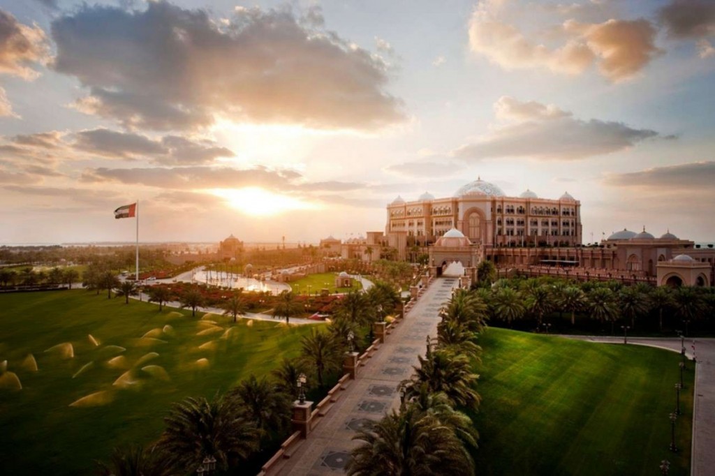 Emirates-Palace-Abu-Dhabi-by-techblogstop